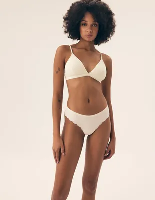 Imagen del producto de Paquete de 3 tangas Henderson, diseño moderno, color blanco, 78% poliamida