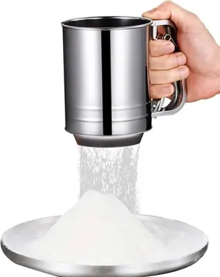 Produktbild von Mehlsieb mit Griff - Küchenhelfer aus Edelstahl, Handsieb für Einhandbedienung (Silber)