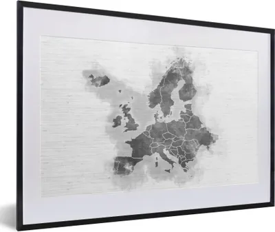 Produktbild von MuchoWow® Gerahmtes Poster Karte - Europa - Schwarz - Weiß 60x40 cm - Poster mit Schwarzem Bilderrahmen Wandposter Rahmen Foto Bilder - Schlafzimmer - Plakat in Rahmen - Drucken