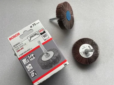 Produktbild von Bosch Lamellenschleifscheibe 75x15mm Körnung 180