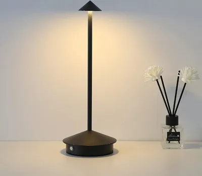 Produktbild von Kabellose Dimmbare LED Tischleuchte, Wiederaufladbar Schreibtischlampe für Restaurants Bars Schlafzimmer 3 Farbanpassung Nachtlicht Schwarz