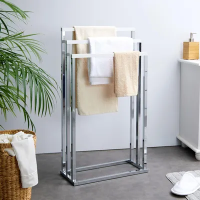 Produktbild von Handtuchhalter EDOARDO, 3 Handtuchstangen, verchromt/weiß. Edles Design für Badezimmer, aus Metall und Kiefer. Freistehend, einfach Montage. Handtuchleiter, Badzubehör ohne Bohren, Bad Handtuchhalter.