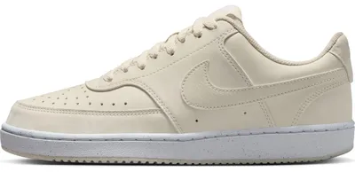 Produktbild von Nike Court Vision Low Damen Sneaker aus Leder und Kunstleder gelb-weiß retro-inspiriert