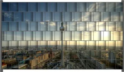 Produktbild von Wallario Zaunsichtschutz mit Motiv Fernsehturm Berlin mit Panoramablick über die Stadt für Ein- und Doppelstabmatten Zäune in der Größe 250 x 140 cm