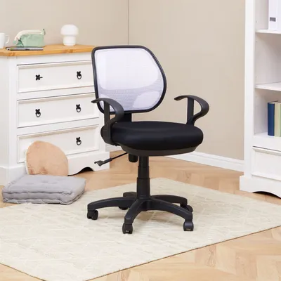 Produktbild von Schreibtischstuhl COOL für Kinder, Schwarz/Weiß - drehbarer Bürostuhl für Kinderzimmer höhenverstellbar mit Armlehnen und Wippmechanik inkl. atmungsaktivem Netzbezug [max. Belastbarkeit 100 kg]