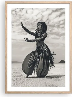 Produktbild von Gerahmtes Poster - Rahmen in heller Eiche - Tänzer Folk Oriental - 50x70 cm - Wand Bild - Wanddeko - Wandbilder - Kunstposter - Wandposter - Bilderrahmen - Bilder - Kunstdruck - P2NPA50x70-4445