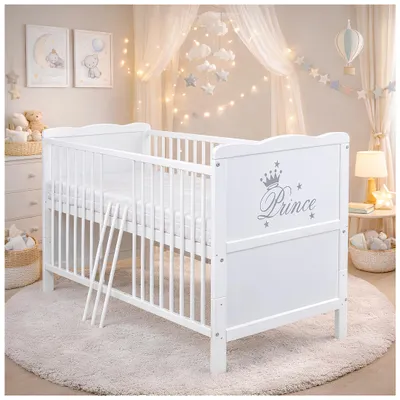 Produktbild von Baby-Delux Babybett Kinderbett 2in1 Prince Motiv 120x60 Weiß Beißschienen zum Schutz