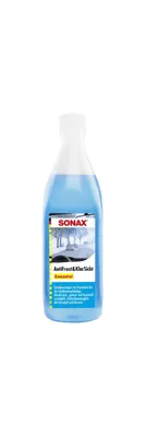 Produktbild von SONAX AntiFrost+KlarSicht Konzentrat (250 ml) ergibt bis zu 0,75 Liter Winter-Scheibenwaschwasser, sofort mischbereit, schlierenfrei, Antikalk-Effekt | Art-Nr. 03321000