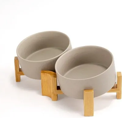 Produktbild von Famanu Hundenapf Keramisch mit Bamboe Stand 0° und 15° Neigung - Grau, 850 ml (2er Set)