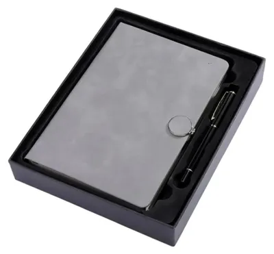 Produktbild von Notizbuch A5 aus Leder, Business-Notizbuch/Schreibblock, 260 dicke Seiten, Geschenkbox. A5 Reisetagebuch – Nachfüllbares A5-Reisetagebuch – Ideal zum Schreiben, für Dichter, Reisende und als Tagebuch – Blanko-Einlagen. Ledermappe für Damen und Herren – Nachfüllbarer Ledereinband mit liniertem A5-Notizbuch.