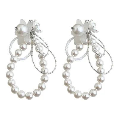 Produktbild von Ohrringe Perlen Damen, Hängende Blumen-Ohrringe mit Perlen, Eleganter Ohrschmuck, Weiß