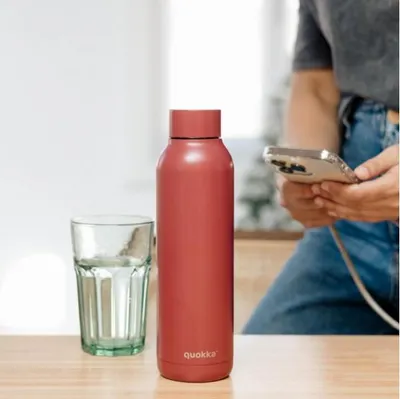 Produktbild von Quokka Solid, Edelstahlflasche / Thermoskanne Firebrick Red, 630ml, 12096