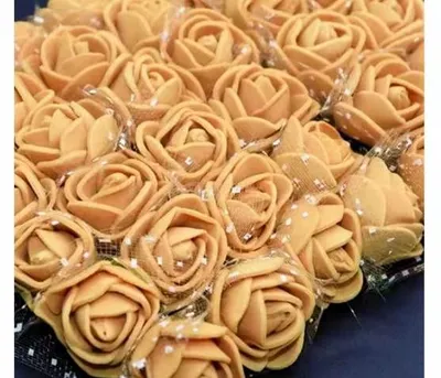 Produktbild von Schaumrosen mit Tüll, 12 Stück Deko-Blumen, Bastelmaterial