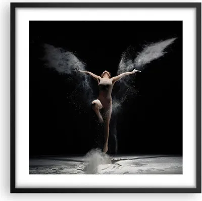 Produktbild von Gerahmtes Poster - Schwarzer Rahmen - Fotografie Tanz Flügel - 50x50 cm - Wand Bild - Wanddeko - Wandbilder - Kunstposter - Wandposter - Bilderrahmen - Bilder - Kunstdruck - Wandbild - P2BAC50x50-4306