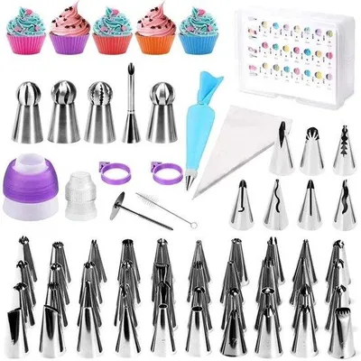 Immagine prodotto di Set da 95 pezzi Unyqoos® per decorare torte: include beccucci per sac à poche in acciaio inossidabile (52 pezzi), 2 sacchetti per sac à poche in silicone e 30 sacchetti monouso