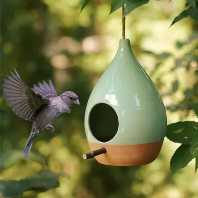 Productafbeelding van Vogelhuisje Vorstbestendig - Vogelvoederhuisje Hangend - Keramiek Groen/Terracotta - 13 x 20 cm - Voor Buiten - Voederhuisje