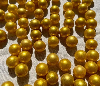 Produktbild von 75 Stück goldene Glasmurmeln Ø 16 mm – Glaskugeln Murmel Set Gold – für Murmelspiel, Murmelbahn, Deko, Vase & Basteln