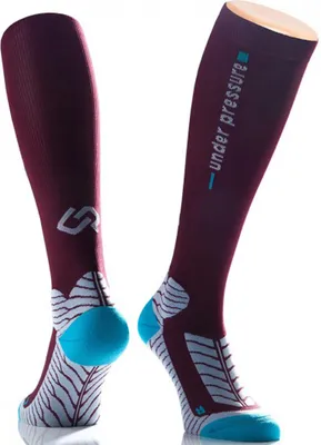Produktbild von Under Pressure Runattack Sport Kompressionssocken 43-46 (Wade: 32-44cm) Bordeaux