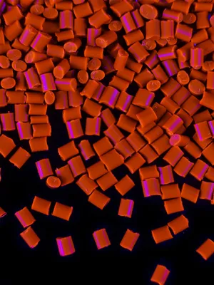 Produktbild von 1kg PSYWORK Schwarzlicht Acrylglas-Granulat Violett
