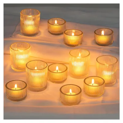 Produktbild von Klarer Teelichthalter aus Glas, Set mit 24 kleinen Kerzenhaltern, geripptes Kerzenglas, Teelichtgläser für Weihnachten, Votivkerzenhalter für Esstisch und Wohnzimmerdekoration