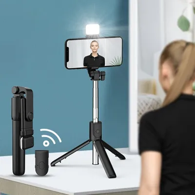 Produktbild von 6 in 1 Kabellos Bluetooth Selfie Stick Handy Stativ mit LED Fülllicht Fernbedienung