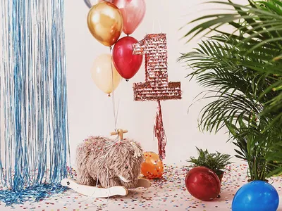 Image de Piñata d'anniversaire Numéro 1 -28.5x40.5x8cm - Falling Gifts