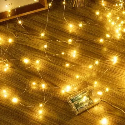 Productafbeelding van Lichtsnoer op batterijen, 5 m, 50 leds, warmwit, IP44, mini-lichtketting voor binnen en buiten, met waterdichte batterijbox voor slaapkamer, Kerstmis, bruiloft, feest, raam