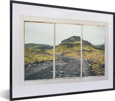 Produktbild von MuchoWow® MuchoWow® Gerahmtes Poster Aussicht - Weg - Hügel 40x30 cm - Poster mit zchwarzem Bilderrahmen - Bilderrahmen - Poster im Rahmen
