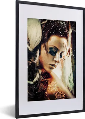 Produktbild von MuchoWow® MuchoWow® Gerahmtes Poster Frau - Gold - Make-up 40x60 cm - Poster mit zchwarzem Bilderrahmen - Poster in Rahmen