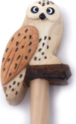 Produktbild von Handgefertigter Holz Bleistift Schnee-Eule mit abnehmbarer Aufsteckfigur