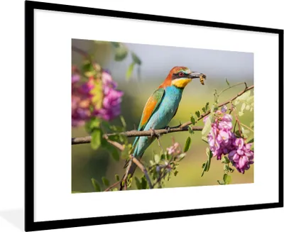Produktbild von MuchoWow® Gerahmtes Poster Vogel - Bienenfresser - Blumen 90x60 cm - Poster mit Schwarzem Bilderrahmen Wandposter Rahmen Foto Bilder - Wanddekoration - Fotos