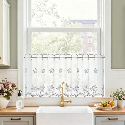 Küchenvalance grau mit Blumenstickerei, 140 x 45 cm, Polyester, Stangentasche