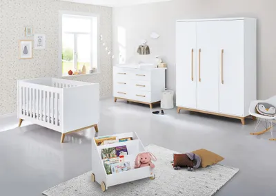Produktbild von Babyzimmer Komplett Set inkl. Bücherregal RIJEKA-134 in weiß edelmatt mit Matratze