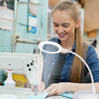 Produktbild von 5x Vergrößerungslampe mit LED – Ultrahelle Tageslicht-Schreibtischlampe für präzise Detaildarstellung