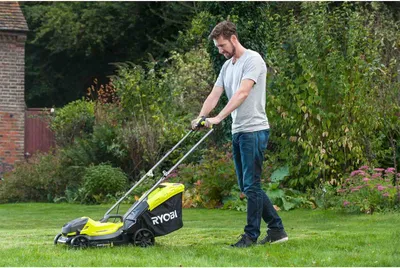 Obrázek produktu pro Ryobi Aku sekačka na trávu RLM18X33B40
