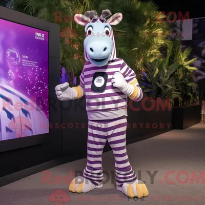 Produktbild von Lavendel REDBROKOLY Zebra Maskottchen Kostüm Charakter gekleidet in einem Board Shorts und Smartwatches