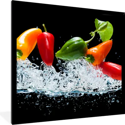 Produktbild von MuchoWow® Gerahmtes Poster Paprika - Schwarz - Gemüse - Wasser - Blatt 40x40 cm - Poster mit Schwarzem Bilderrahmen Wandposter Rahmen Foto Bilder - Mit Rahmen - Wanddekoration Schlafzimmer