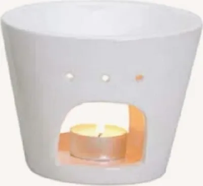 Eine weiße Keramik-Duftlampe mit konischer Form und einer breiten Öffnung oben.