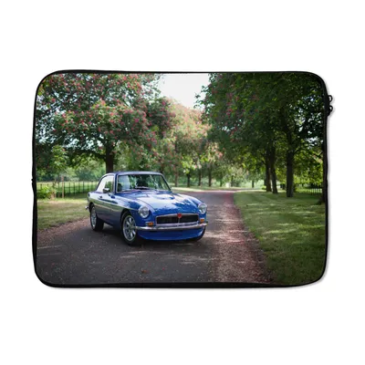 Produktbild von MuchoWow® Laptop Hülle 14 ZollBlauer Oldtimer auf einer Straße geparkt Laptoptasche - Laptoptasche - Stoßsicher - Schutzhaube
