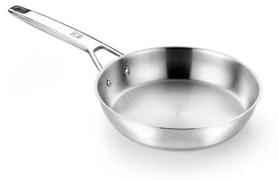 Produktbild von BRA Signature | Bratpfanne 28 cm, Edelstahl 18/10, ohne Antihaftbeschichtung, verschleißfest, Dreifachboden, Vollinduktion, geeignet für alle Herdarten, auch Induktion