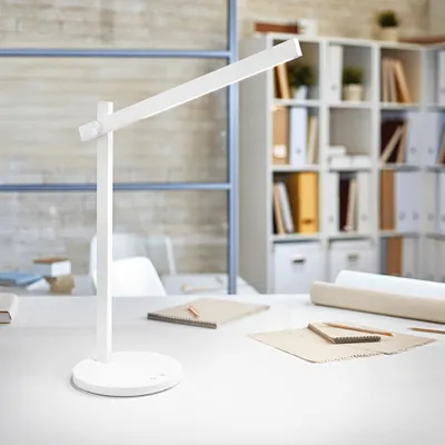 Produktbild von Ruler LED-Tischleuchte, 7 W, Aluminium- und Kunststoffrahmen, 3-stufig dimmbar, 3 Farbtemperaturen, Weiß, Höhe 76 cm – Perenz