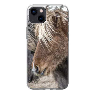 Produktbild von MuchoWow® Handyhülle Schutzhülle Hülle für iPhone 13 Pferde - Natur - Makro Silikon Softcase Handy Hülle - Karteninhaber