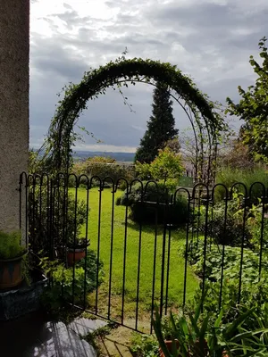 Produktbild von GardenAndPools Rosenbogen HOLLAND RUND Gesamtbreite 1,60 m Edelrost Pergola Metallrosenbogen Gartenbogen Rosensäule Arches de Rose Arco da Giordimo