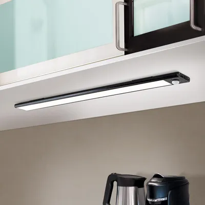 Immagine prodotto di Luce LED ricaricabile da sottopensile per cucina, scaffali da cucina, luce da cucina, ricaricabile con sensore, 40,5 cm, nero