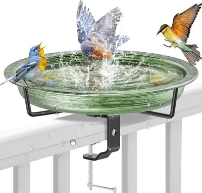 Produktbild von Hängende Vogeltränke für Balkon in Vintage Grün