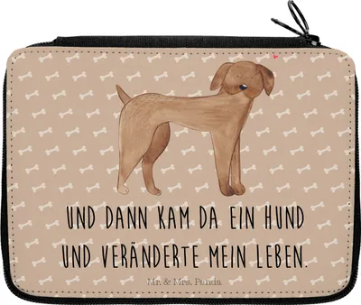 Produktbild von Mr. & Mrs. Panda Mäppchen Hund Dogge - Hundeglück - Geschenk, Niedlich, Bleistiftetui, Federmappe, Herz, Schlampermäppchen, Federtasche, Süß, Stifteetui, Sprüche, Etui