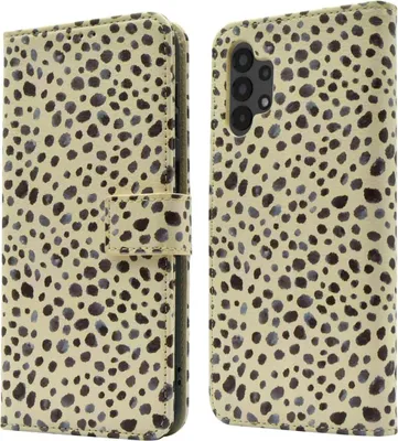 Produktbild von imoshion Design Klapphülle für das Samsung Galaxy A13 (4G) - Black And White Dots