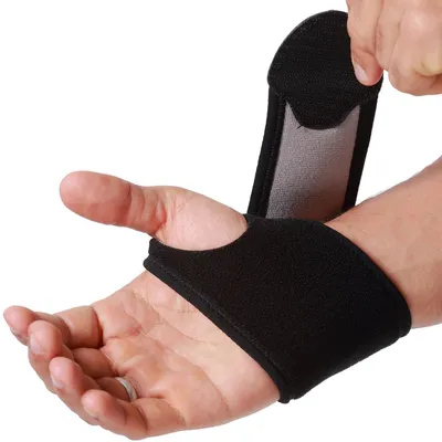 Productafbeelding van Polsband - Elastische compressieband - Zwart - Maat M - Voor sport en training