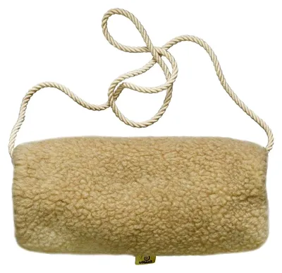 Produktbild von Schafwoll-Muff aus natürlicher Merino Schurwolle vom lebenden Schaf