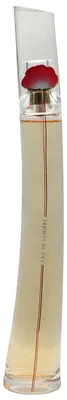 Schlanker, geschwungener Flakon von Flower by Kenzo Eau de Lumière mit transparenter Kappe und rotem Mohnblumenmotiv im oberen Bereich